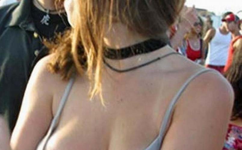 Boob slip public