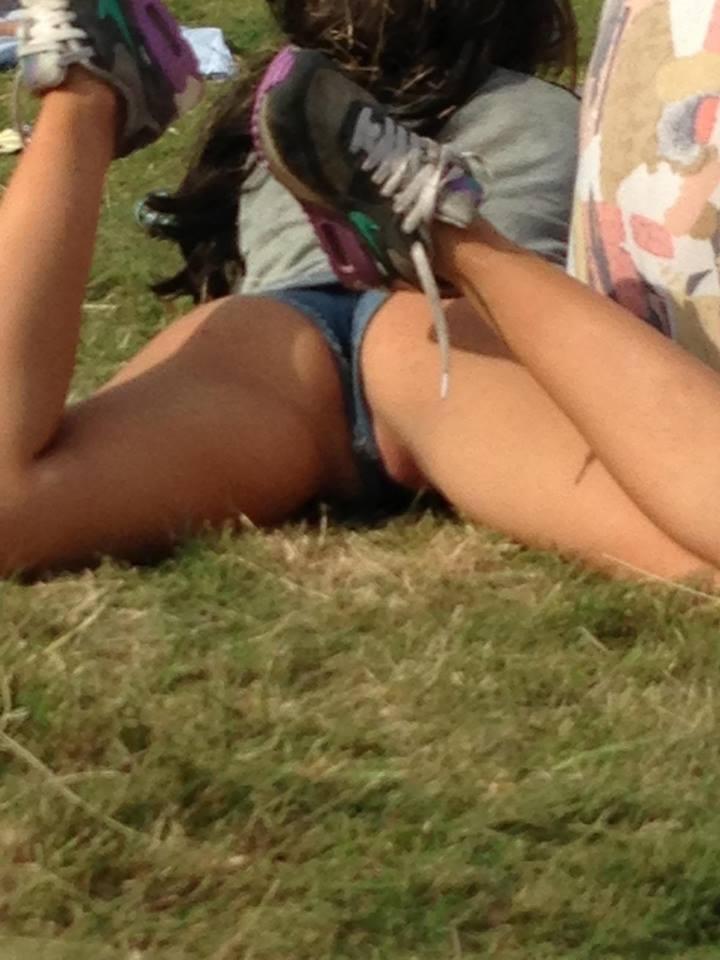 Candid Upskirt Up Shorts Voyeur - Girl wearing ridiculously tiny shorts just chilling in the park