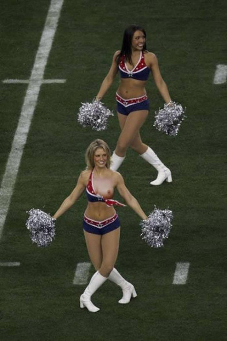 Hot Sexy Big Boob Cheerleaders - Cheerleader wardrobe malfunction photographed at a football game