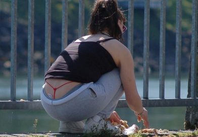 thong in public