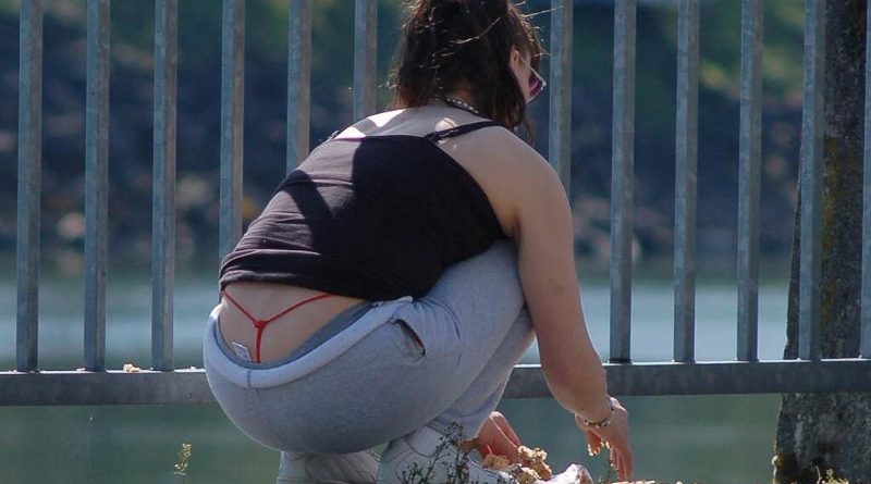 thong in public