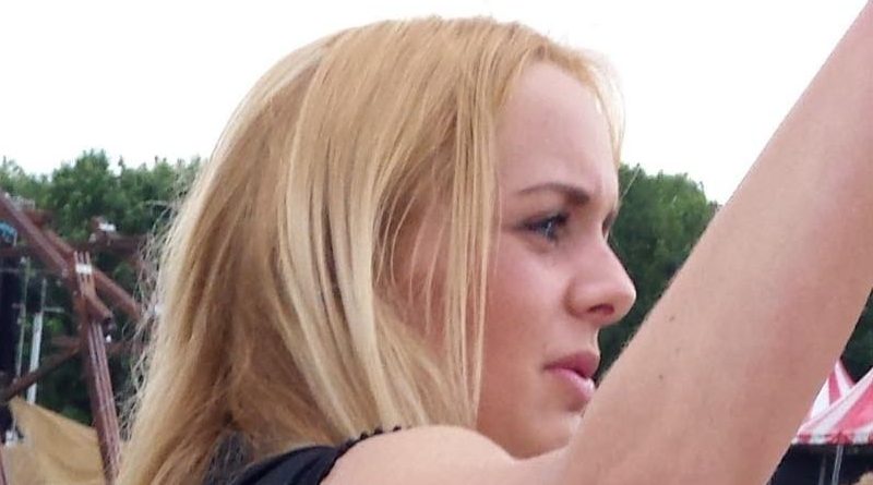 thong showing in public