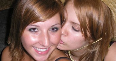 candid downblouse pics