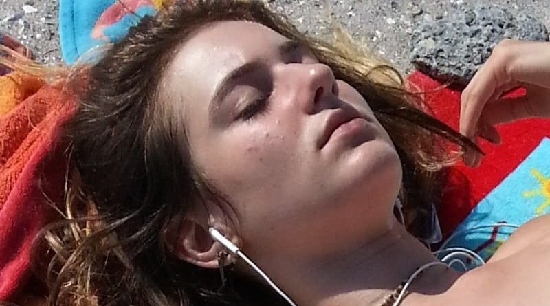 candid beach tits